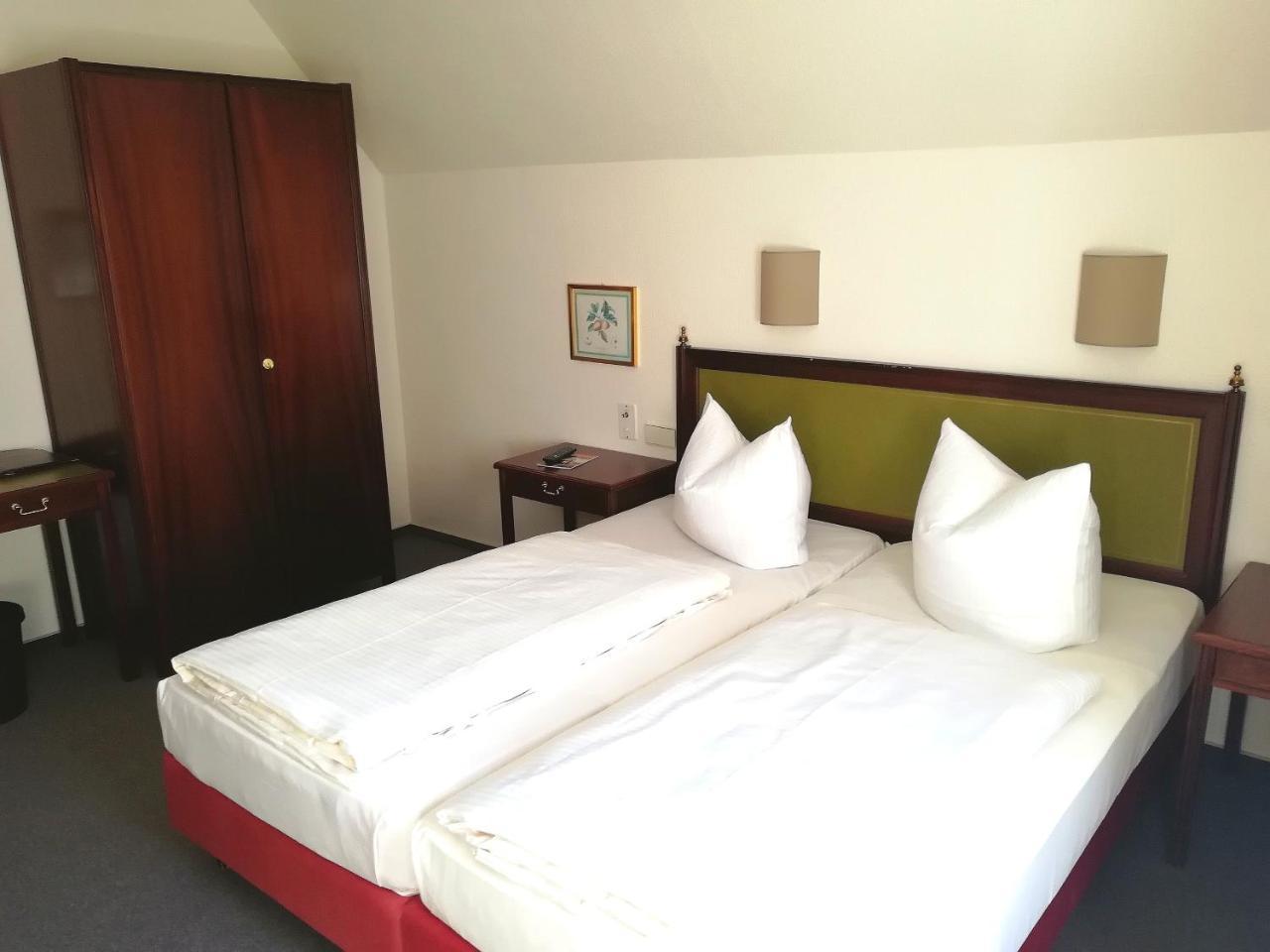 Hotel Krohwinkel Hittfeld Bagian luar foto