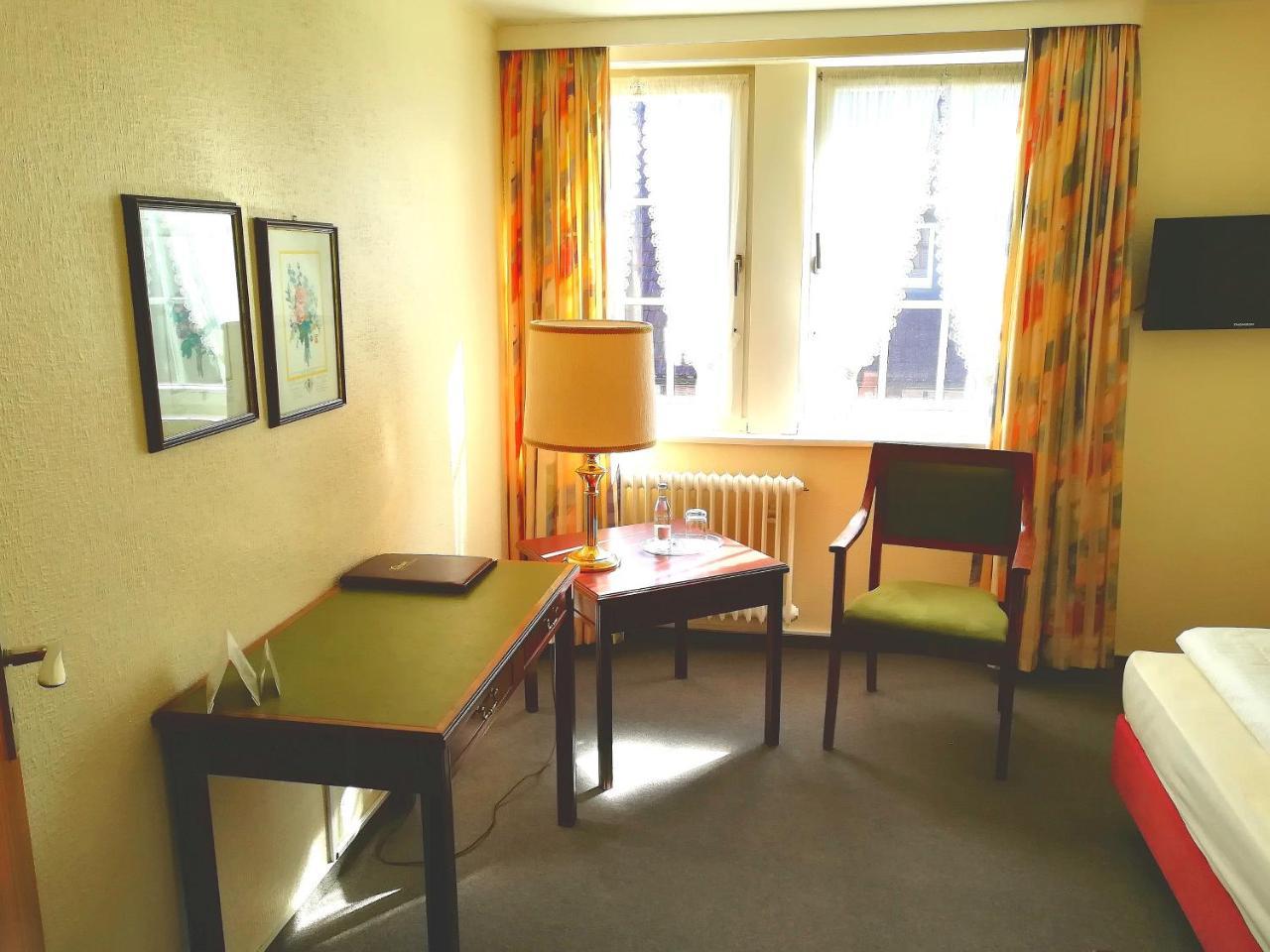 Hotel Krohwinkel Hittfeld Bagian luar foto
